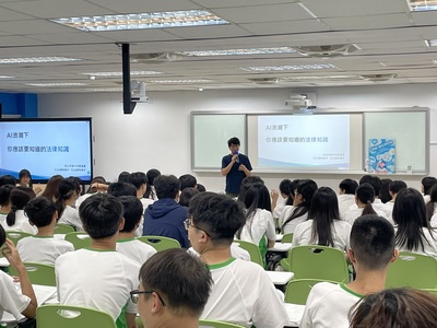 新北市樟樹國際實創高中教務主任湯凱任致詞