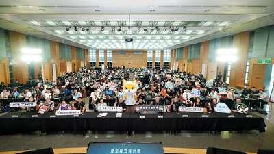 「2026 雙北程式設計節」大黑客松今（2）日正式開跑，共吸引 44 組團隊、207 位參賽者進入正式競賽，展開為期兩天的跨域創意挑戰。